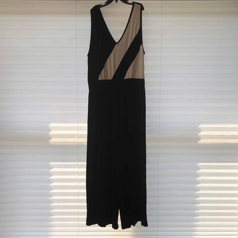Suzanne Betro NWOT Black/White Cropped Jumpsuit Size L